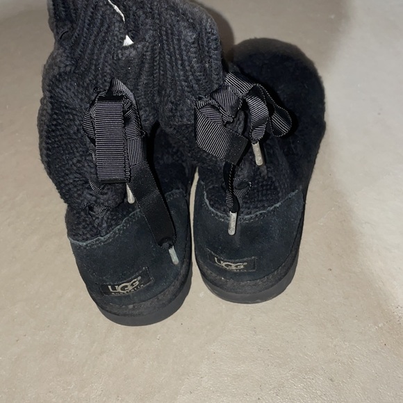 Women’s UGG boots - Picture 3 of 4